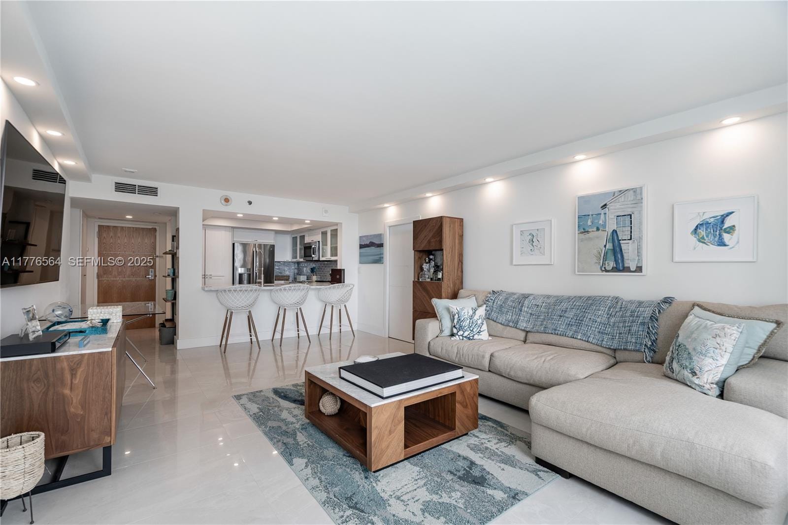400 S Pointe Drive 702 — photo 4