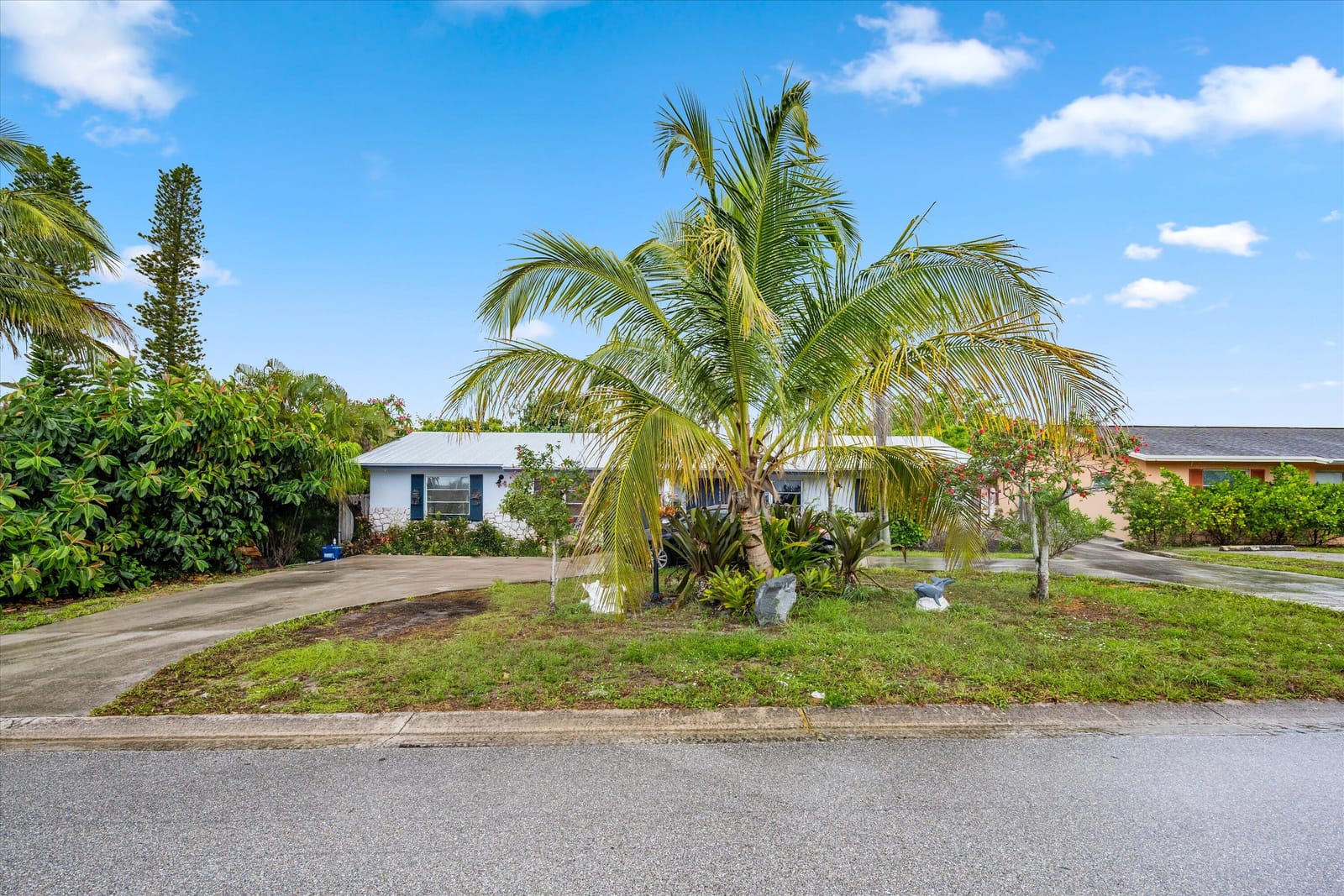 9052 SE Parkway Drive — photo 3