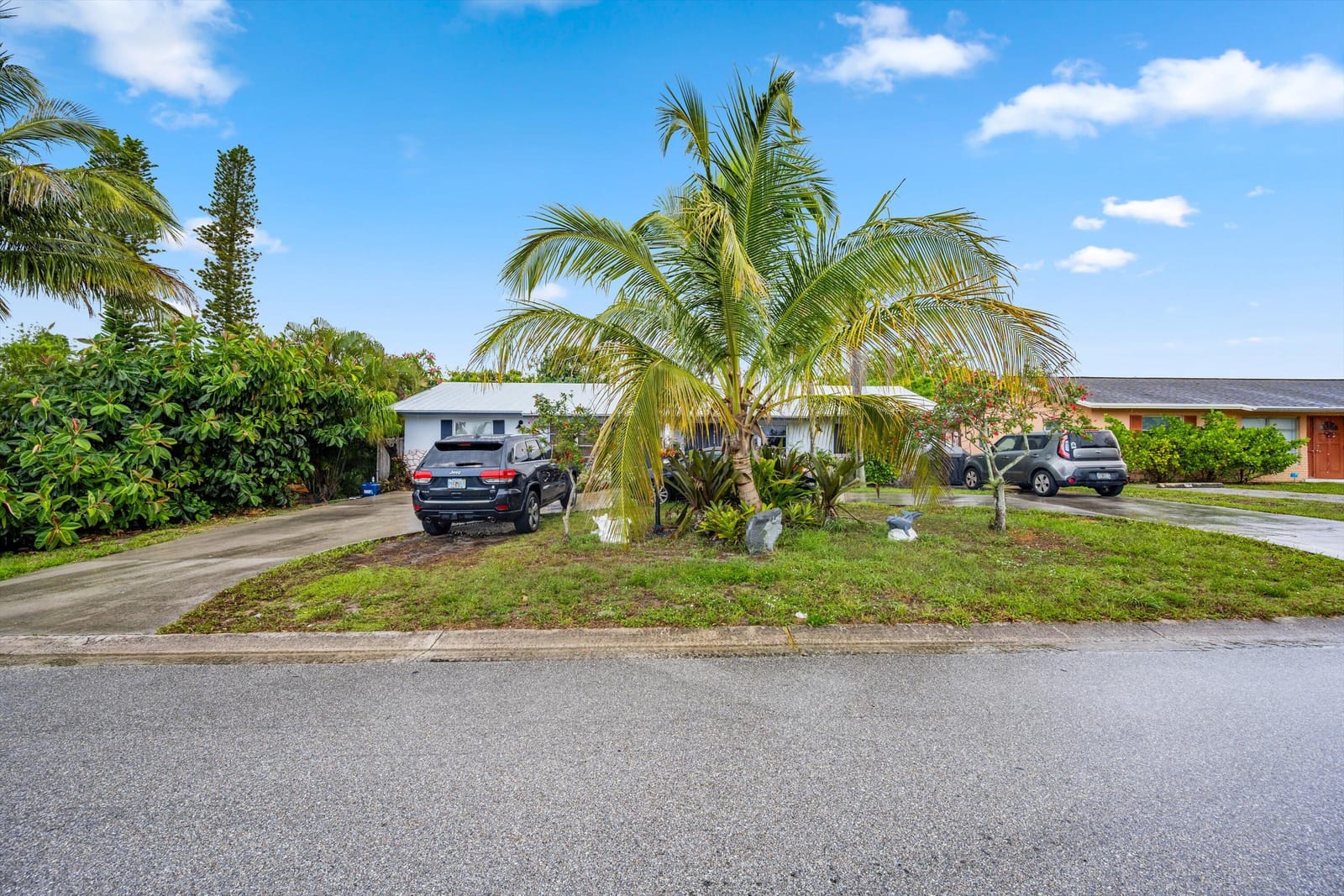 9052 SE Parkway Drive — photo 4
