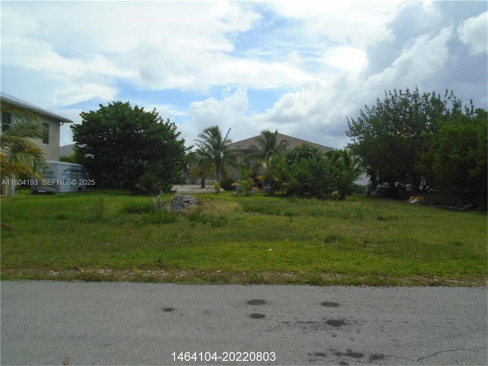 106 S Bahama Drive — photo 2