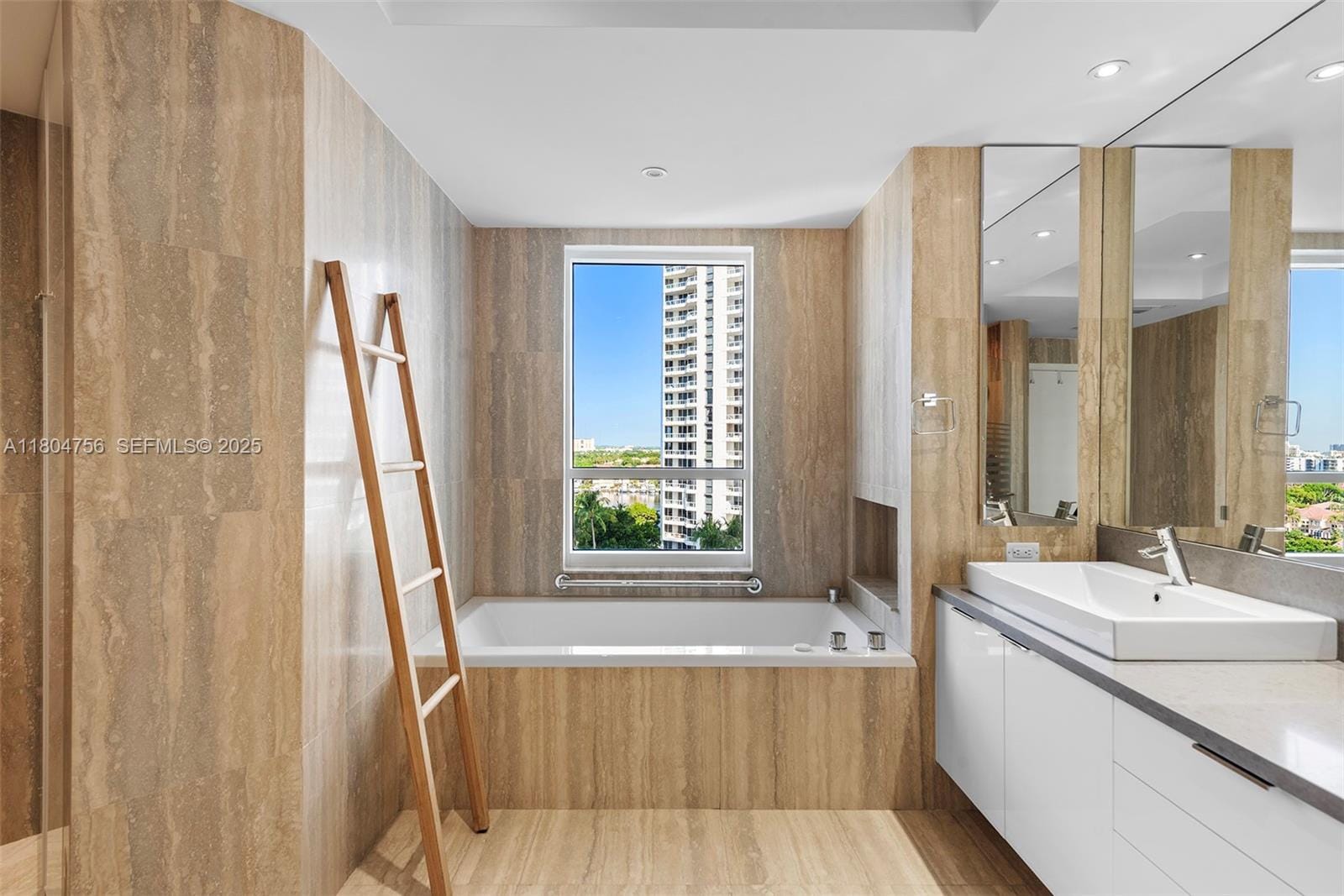 21050 Point Place 1006, Aventura, FL 33180 photo 24