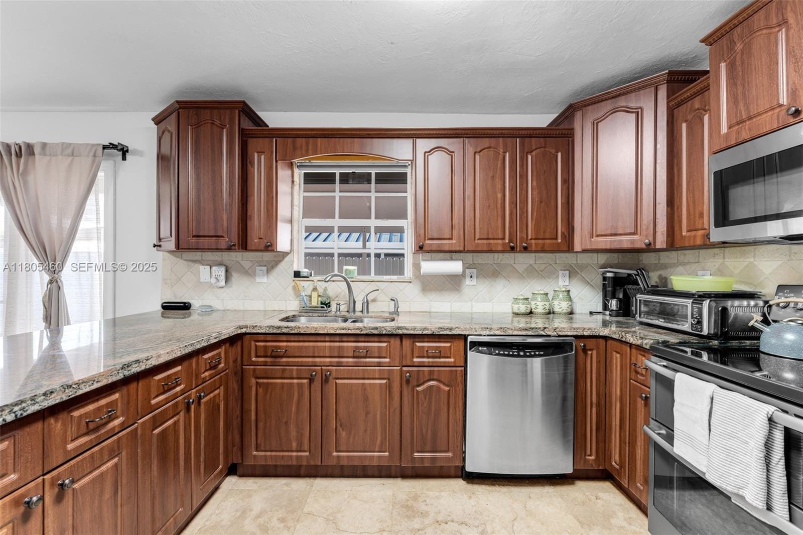 14661 SW 168th Terrace, Miami, FL 33177 photo 5