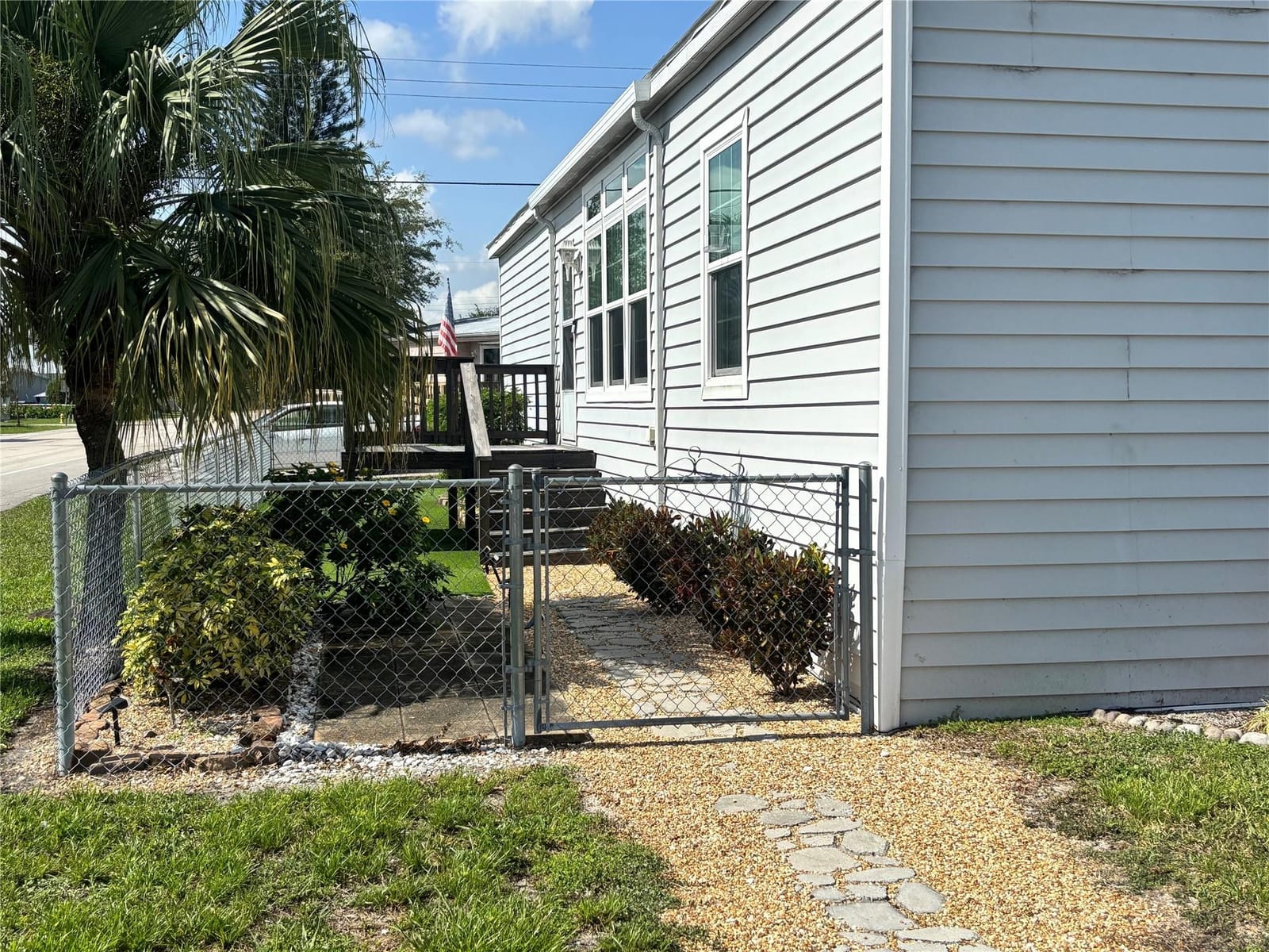 8600 SW 18th Court, Davie, FL 33324 photo 2