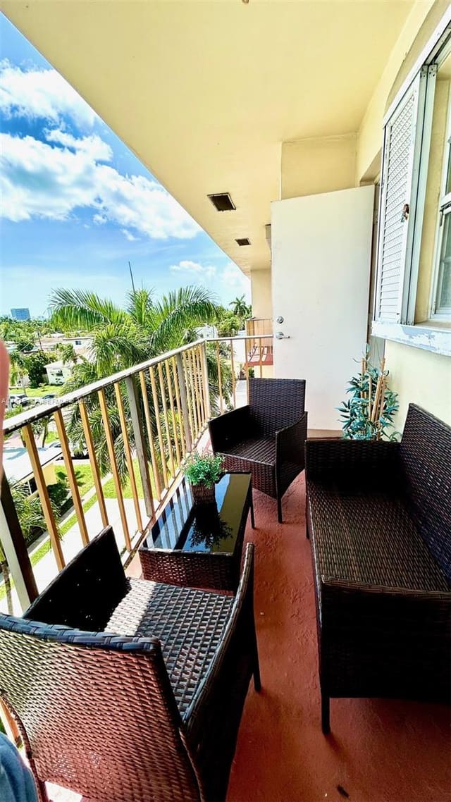 1747 Rodman Street 403, Hollywood, FL 33020