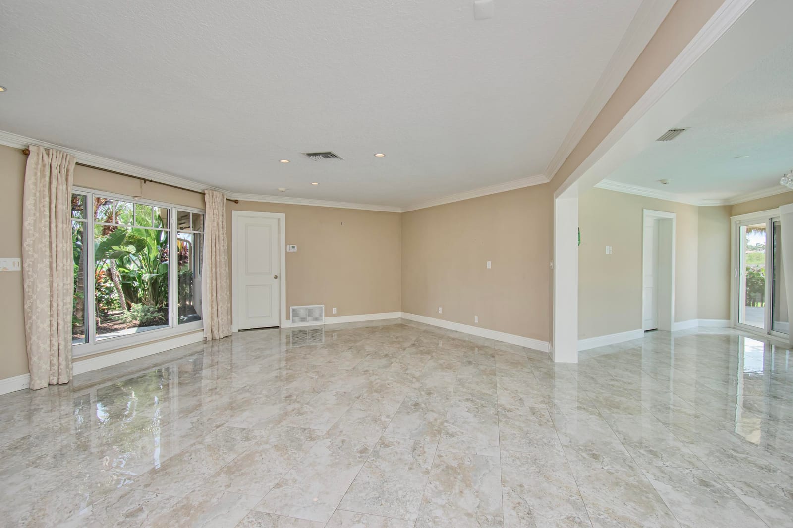 952 Brookdale Drive — photo 9
