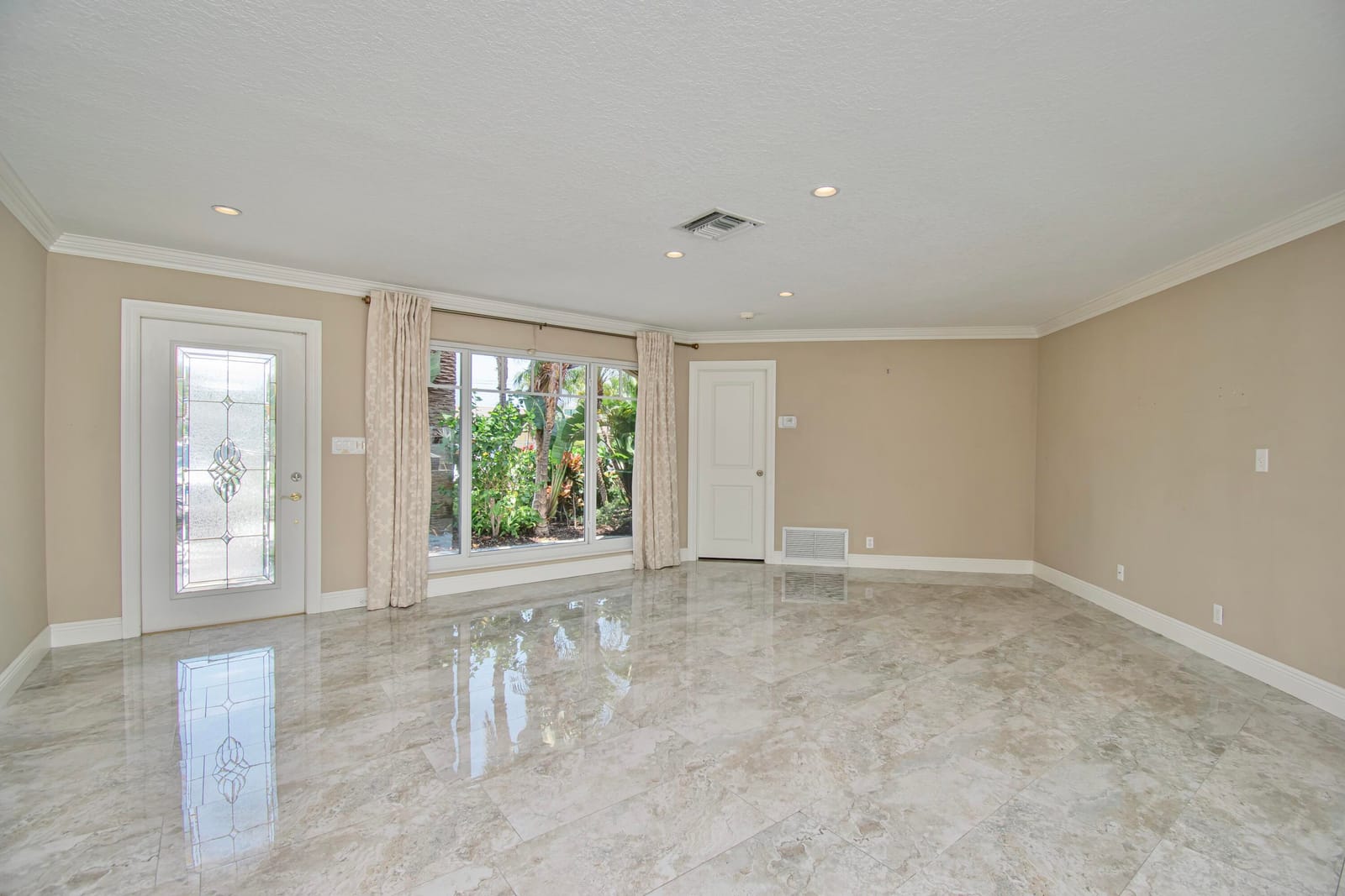 952 Brookdale Drive — photo 10