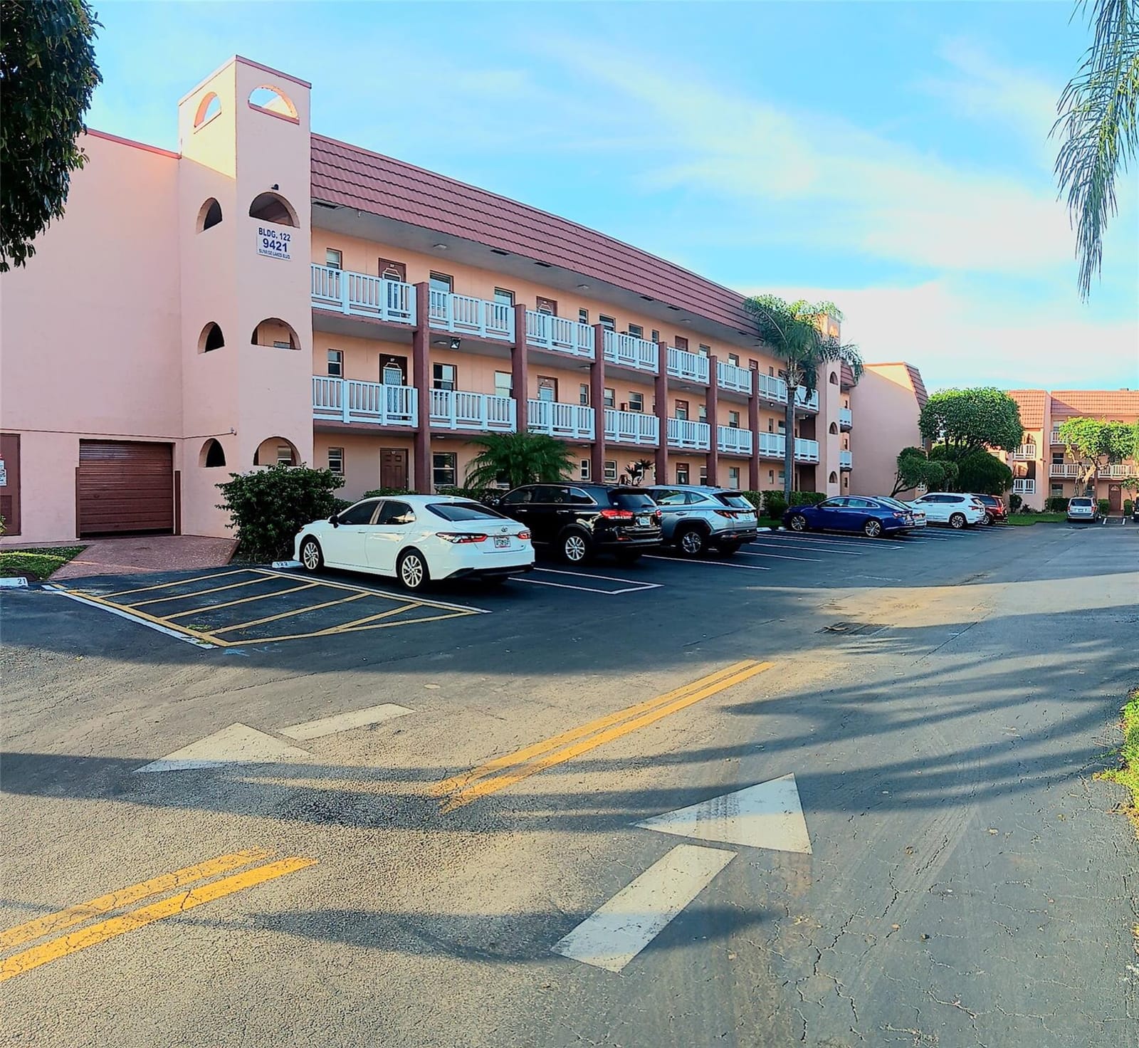 9421 E Sunrise Lakes Boulevard 109, Sunrise, FL 33322