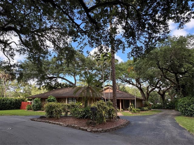 5790 SW 37th Terrace, sold in Stirling Oaks Estates, Fort Lauderdale, FL