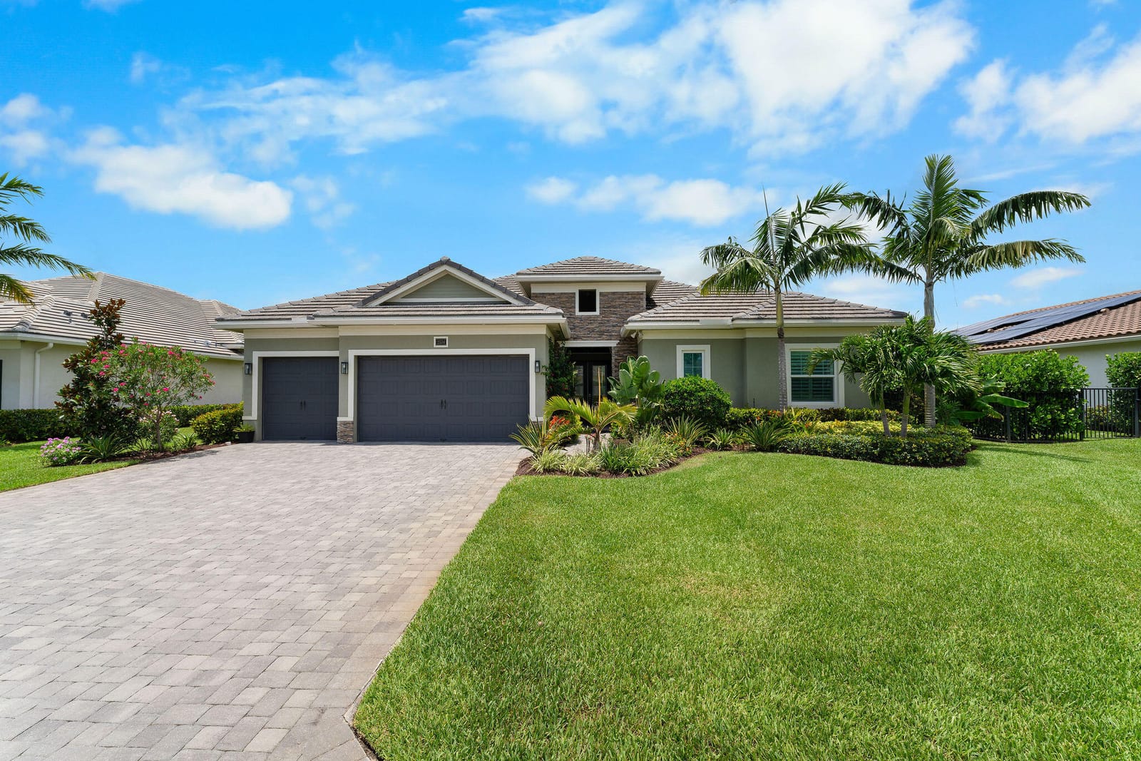 2534 NE Evinrude Circle, Jensen Beach, FL 34957 photo 2