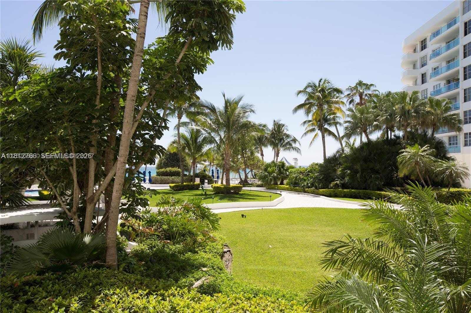 5161 Collins Avenue 315 — photo 7
