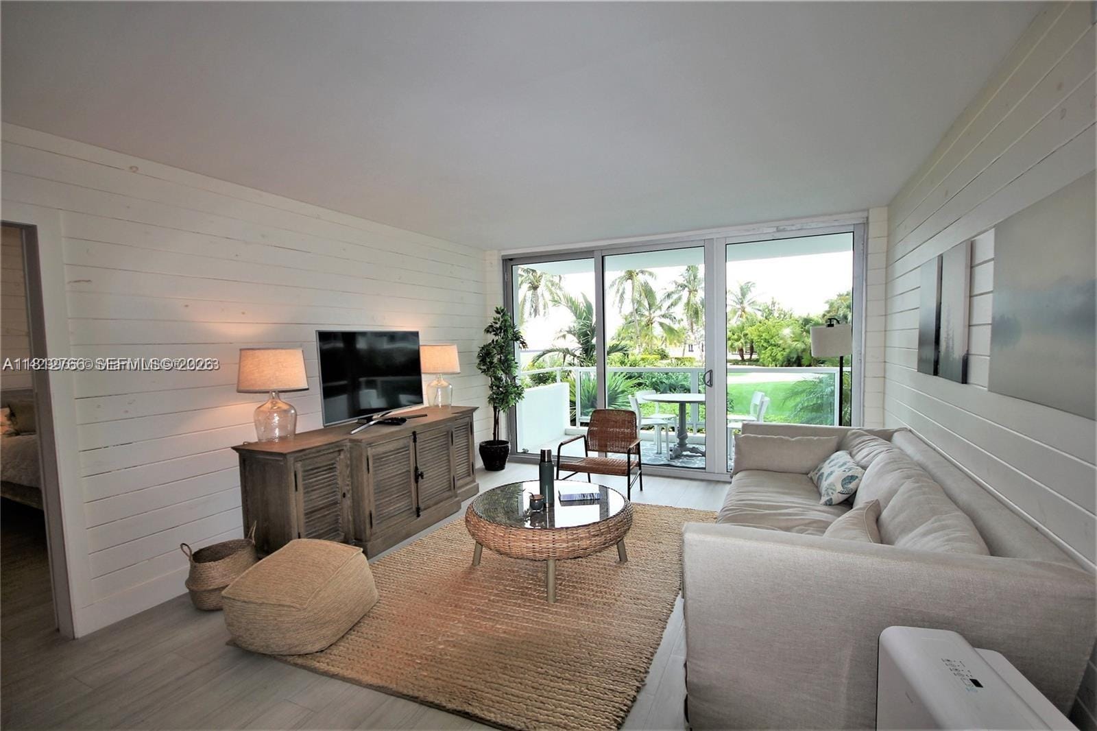 5161 Collins Avenue 315 — photo 9