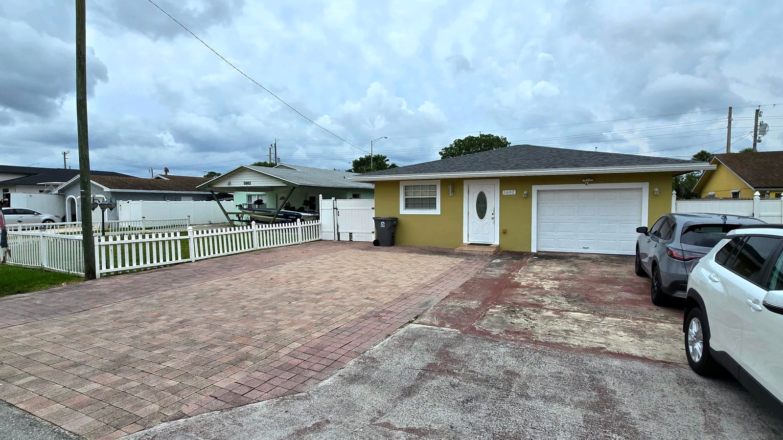 5692 Coconut Road, West Palm Beach, FL 33413 photo 2