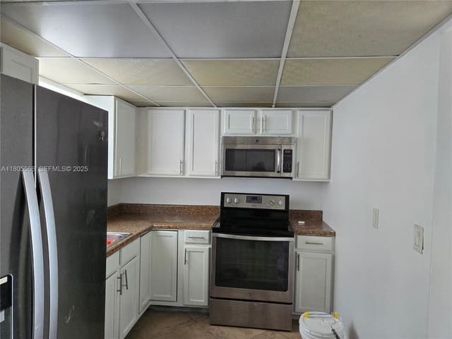 9375 Fontainebleau Boulevard L433, Miami, FL 33172