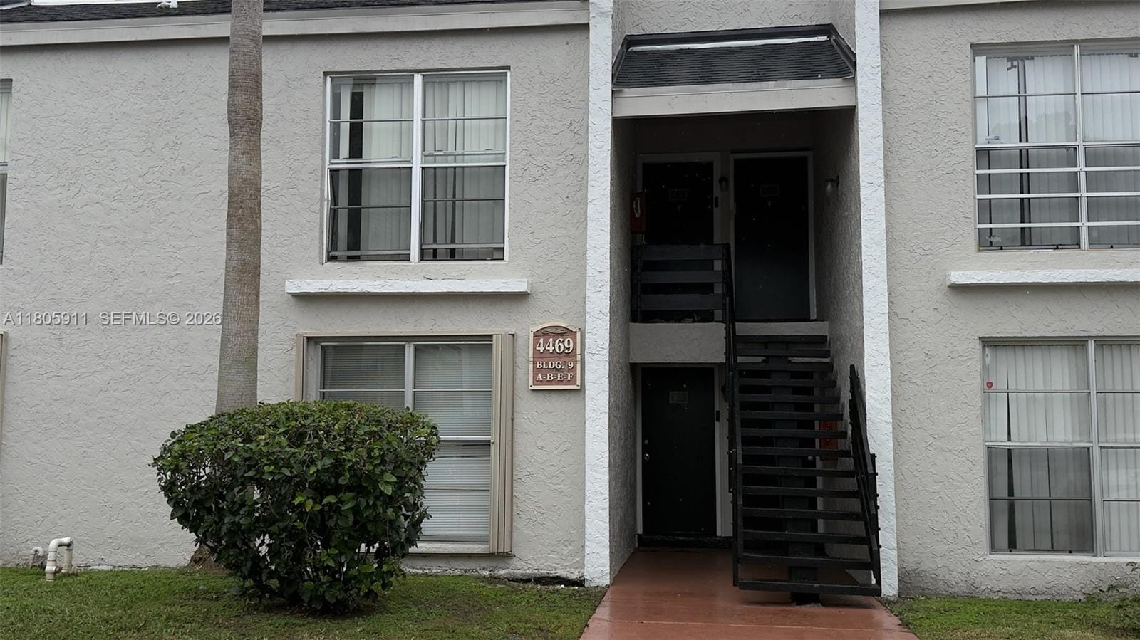 4469 Treehouse Lane B — photo 2