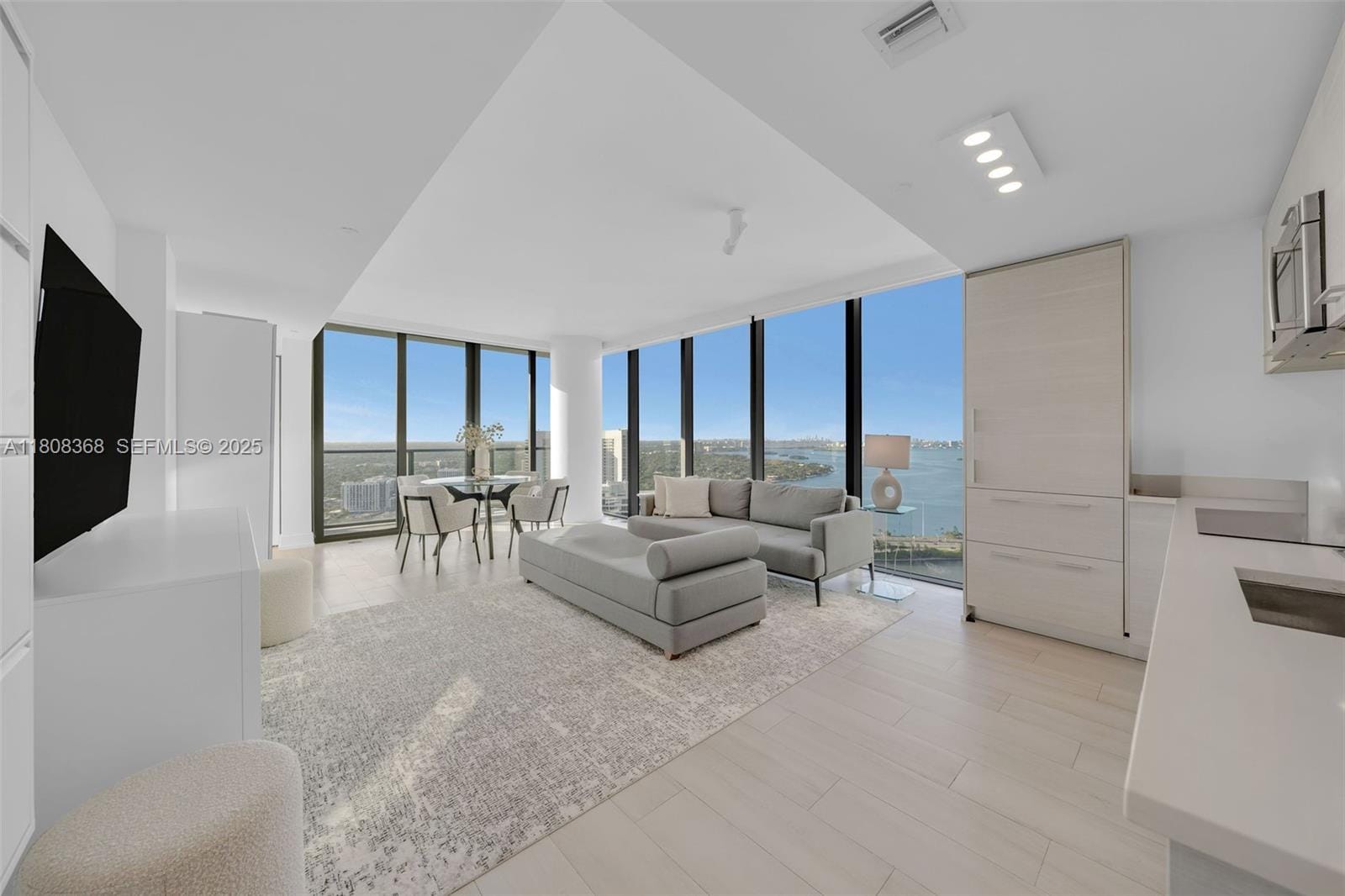 650 NE 32nd Street 3708, Miami, FL 33137 photo 2