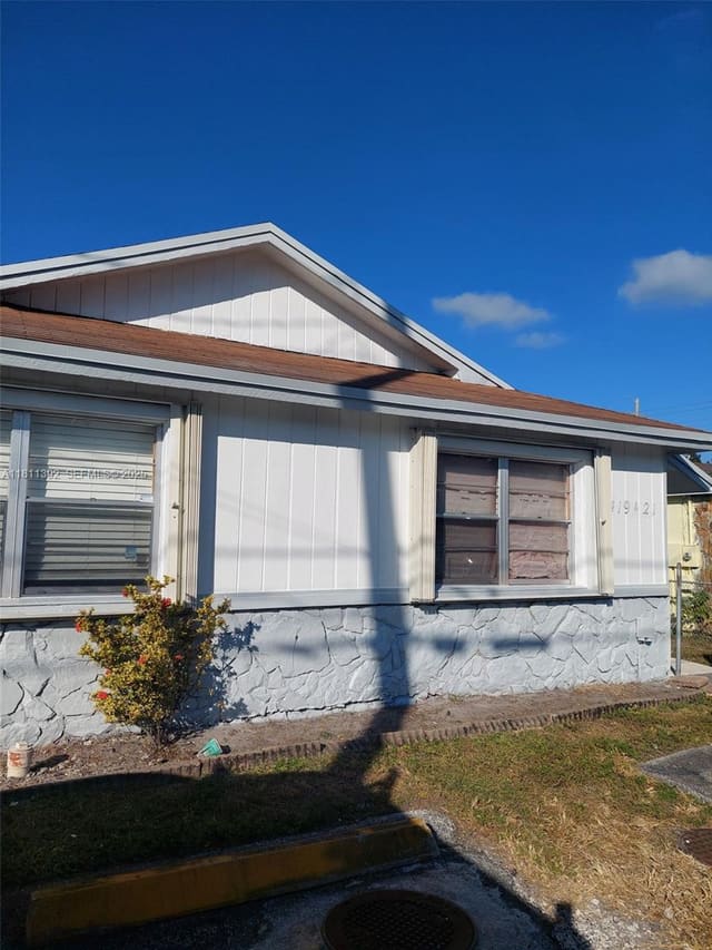 2419-2421 Johnson Street, sold in Hollywood Terrace, Hollywood, FL