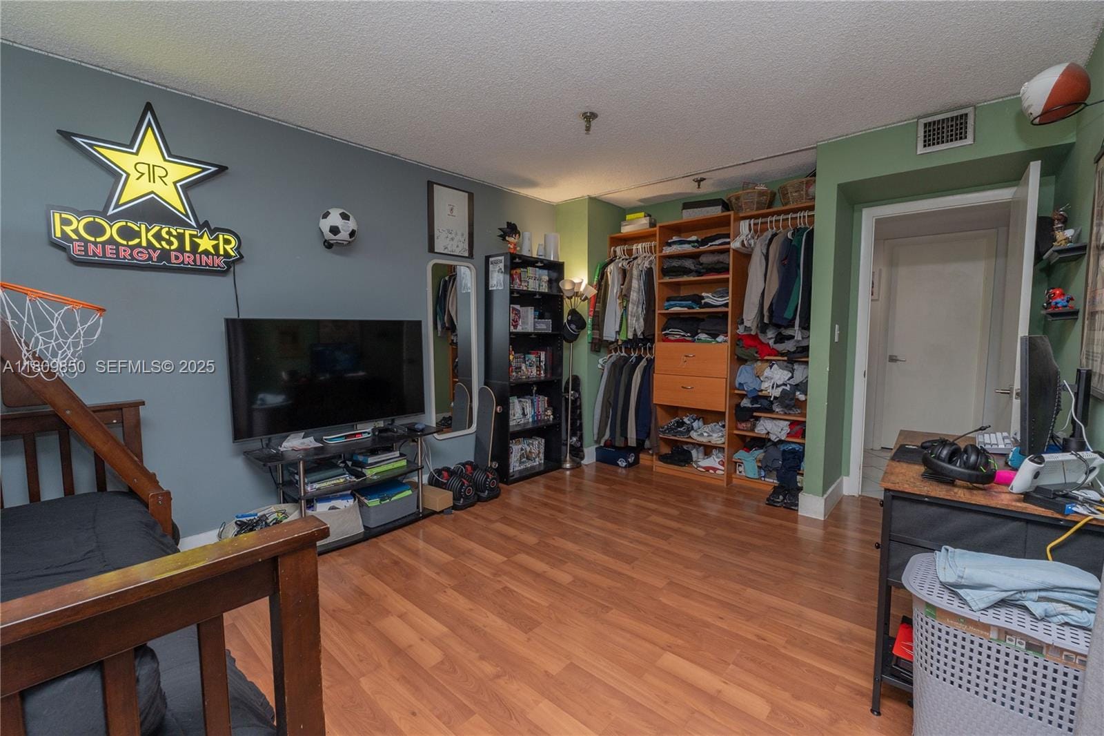 665 NE 195th Street 419, Miami, FL 33179 photo 22