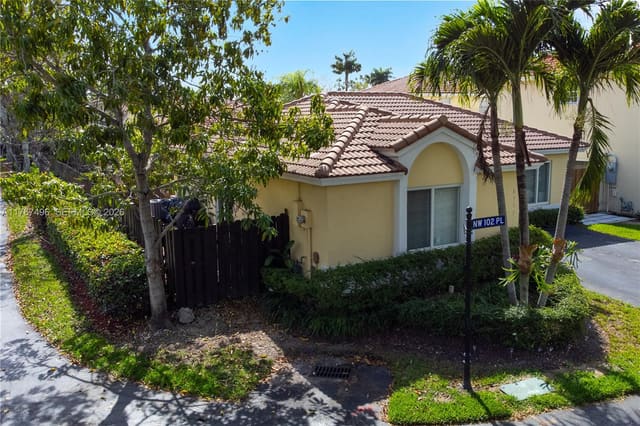 5717 NW 102nd Place, sold in Doral Palms, Doral, FL
