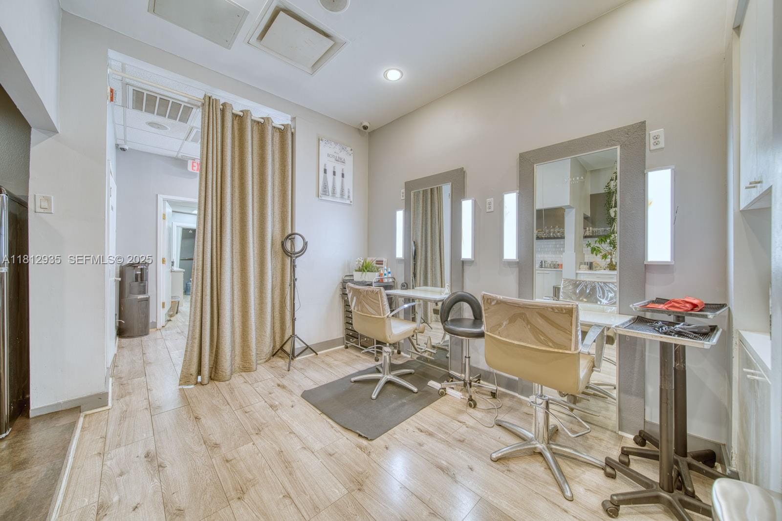 Full Service Full Service Beauty Salon On Sunset Dr & 57th Avenue, Coral Gables, FL 33143 photo 13
