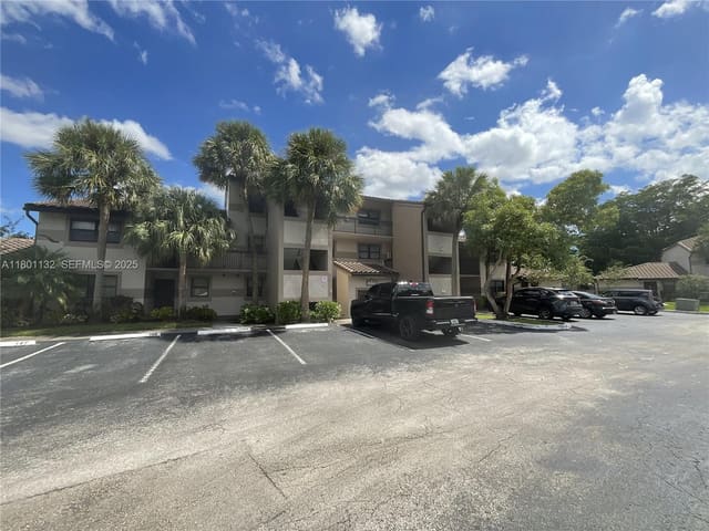 9795 Nob Hill Court 9795, Sunrise, FL 33351