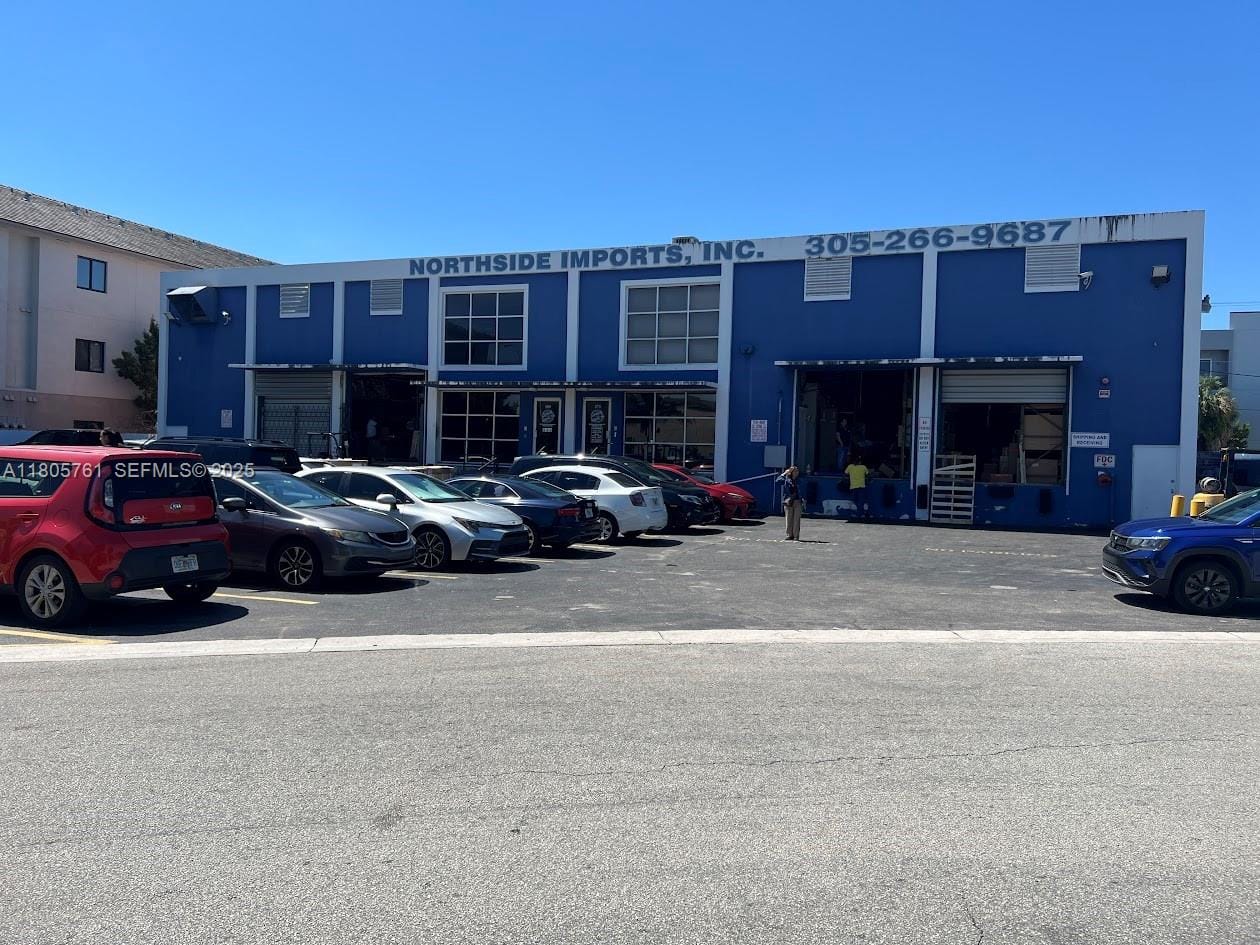 370 W 78th Road, Hialeah, FL 33014