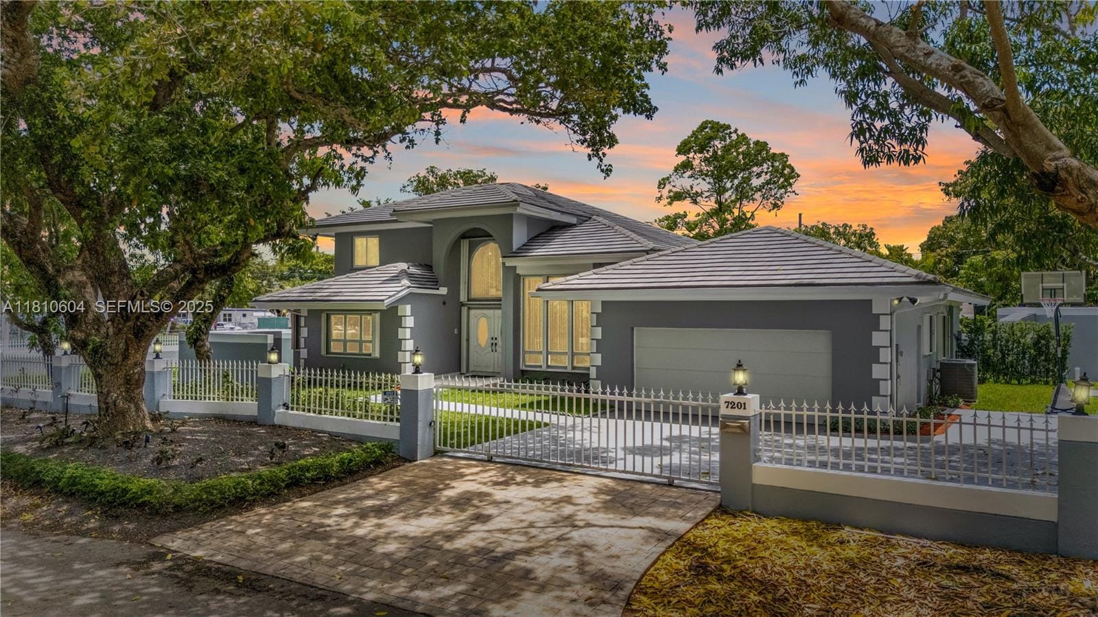 7201 SW 84th Place, Miami, FL 33143