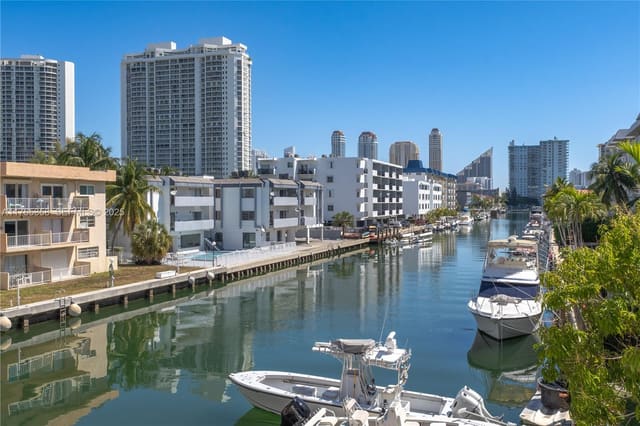 17051 NE 35th Avenue 206, sold in Florence Condo, North Miami Beach, FL