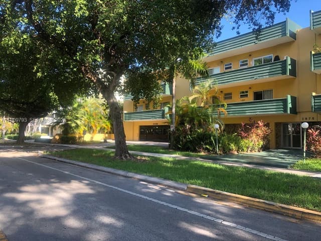1975 NE 135th Street 2D, Moonraker, North Miami, FL
