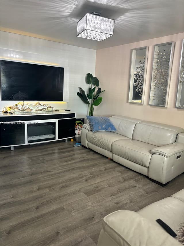 19162 NW 46th Avenue, sold in Kings Gardens Sec One, Miami Gardens, FL