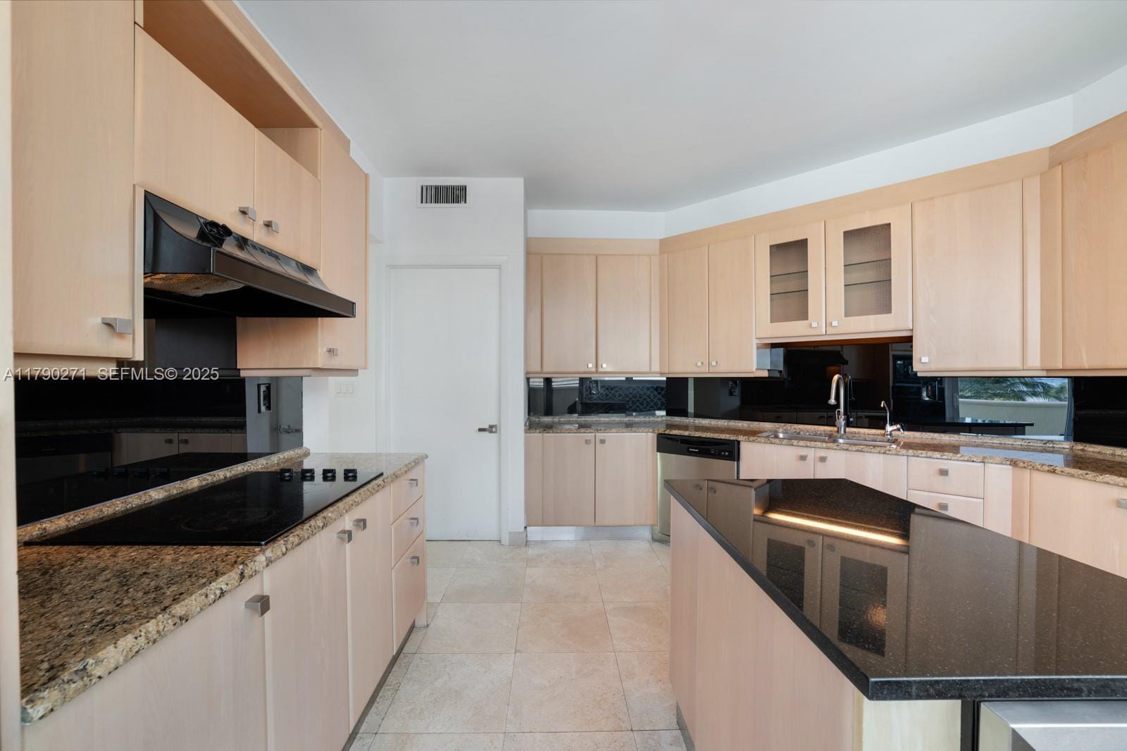 300 S Pointe Drive 405, Miami Beach, FL 33139 photo 11