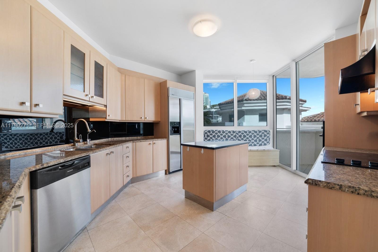300 S Pointe Drive 405, Miami Beach, FL 33139 photo 8