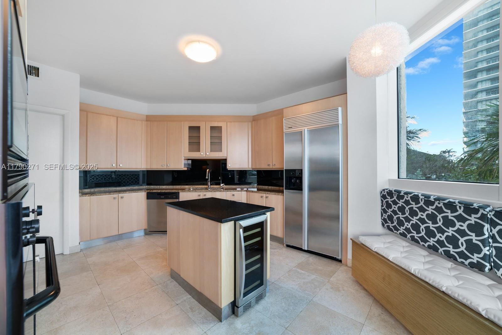 300 S Pointe Drive 405, Miami Beach, FL 33139 photo 9