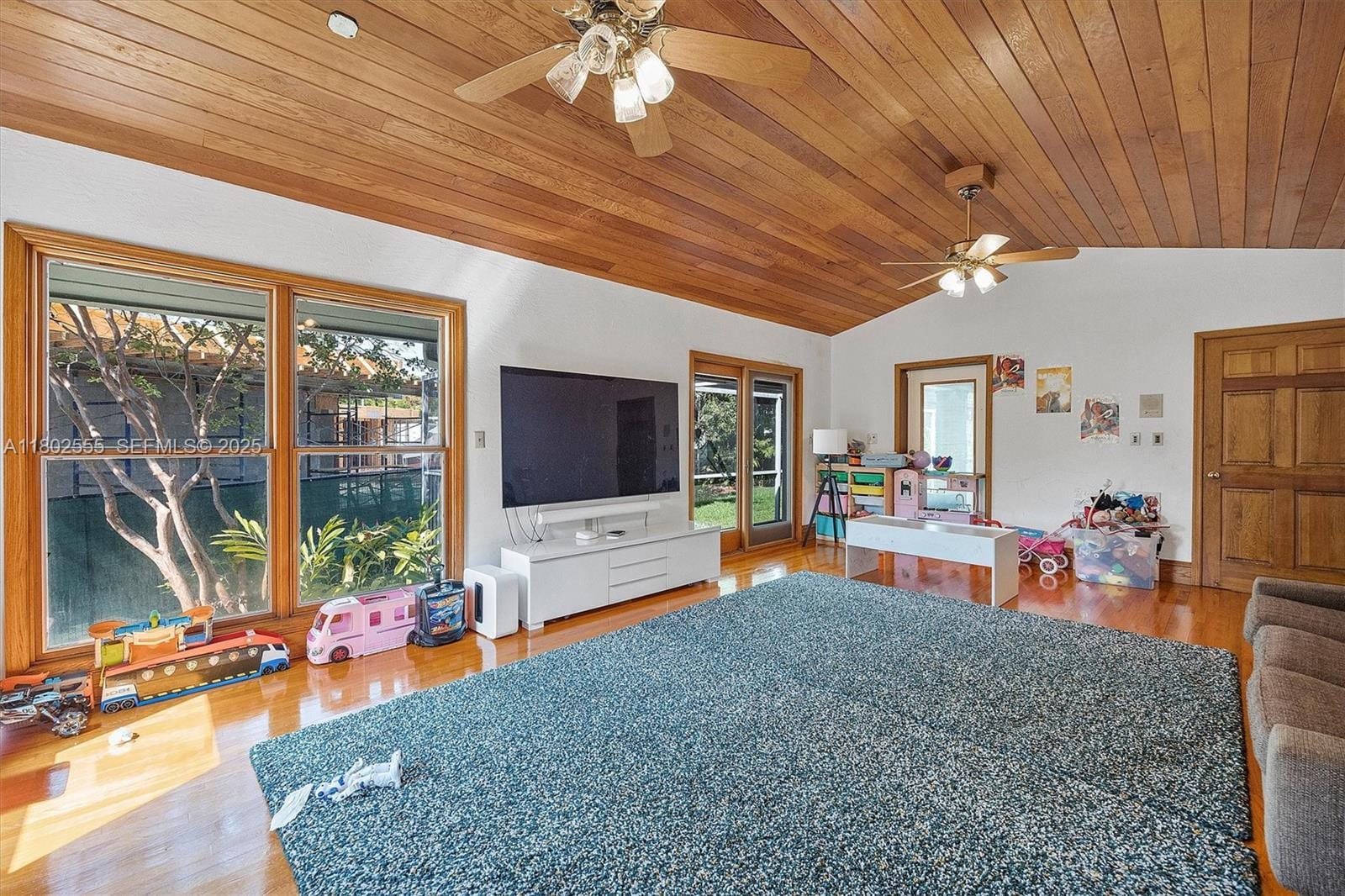 415 Tivoli Avenue, Coral Gables, FL 33143 photo 6