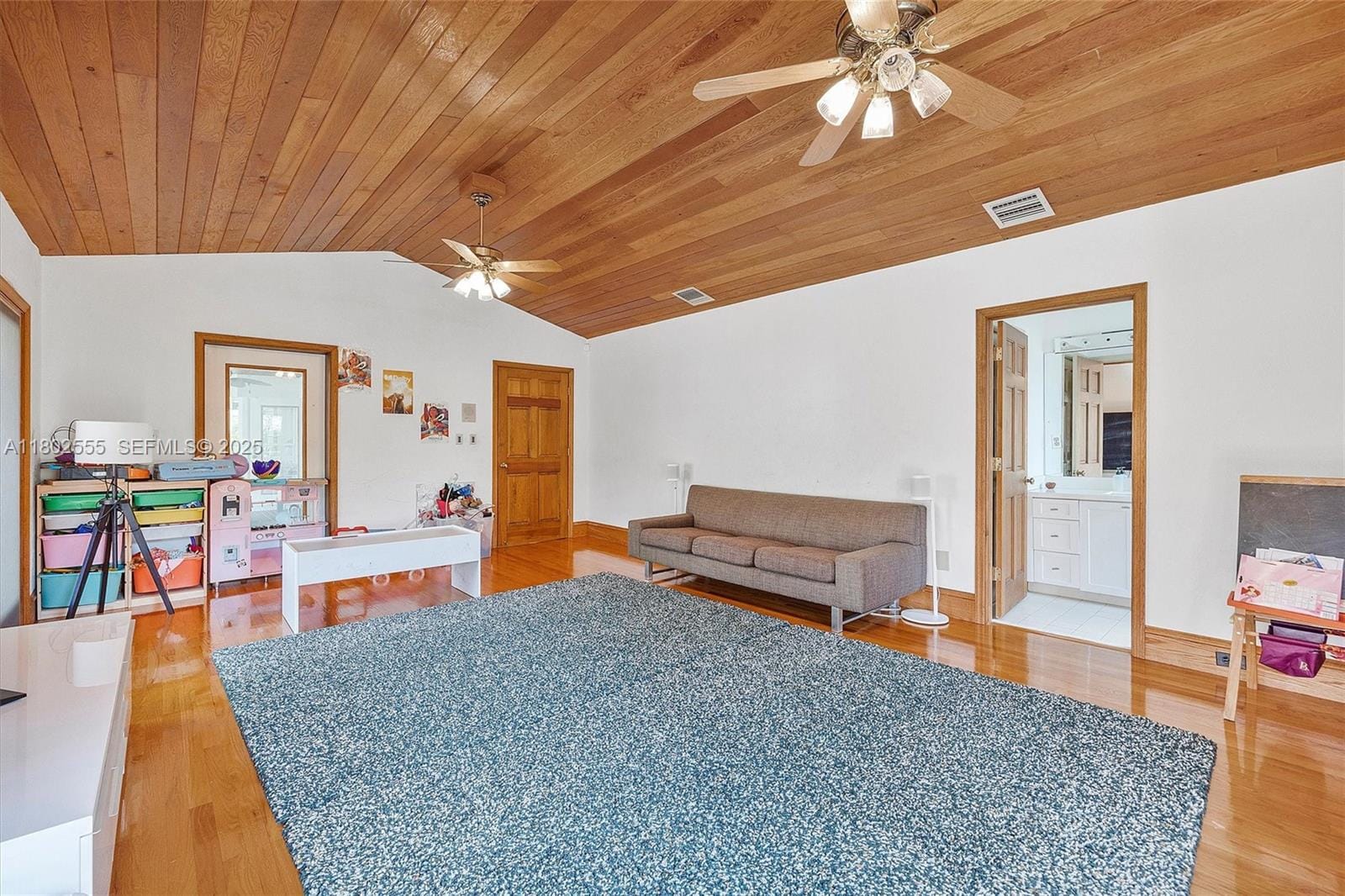 415 Tivoli Avenue, Coral Gables, FL 33143 photo 7