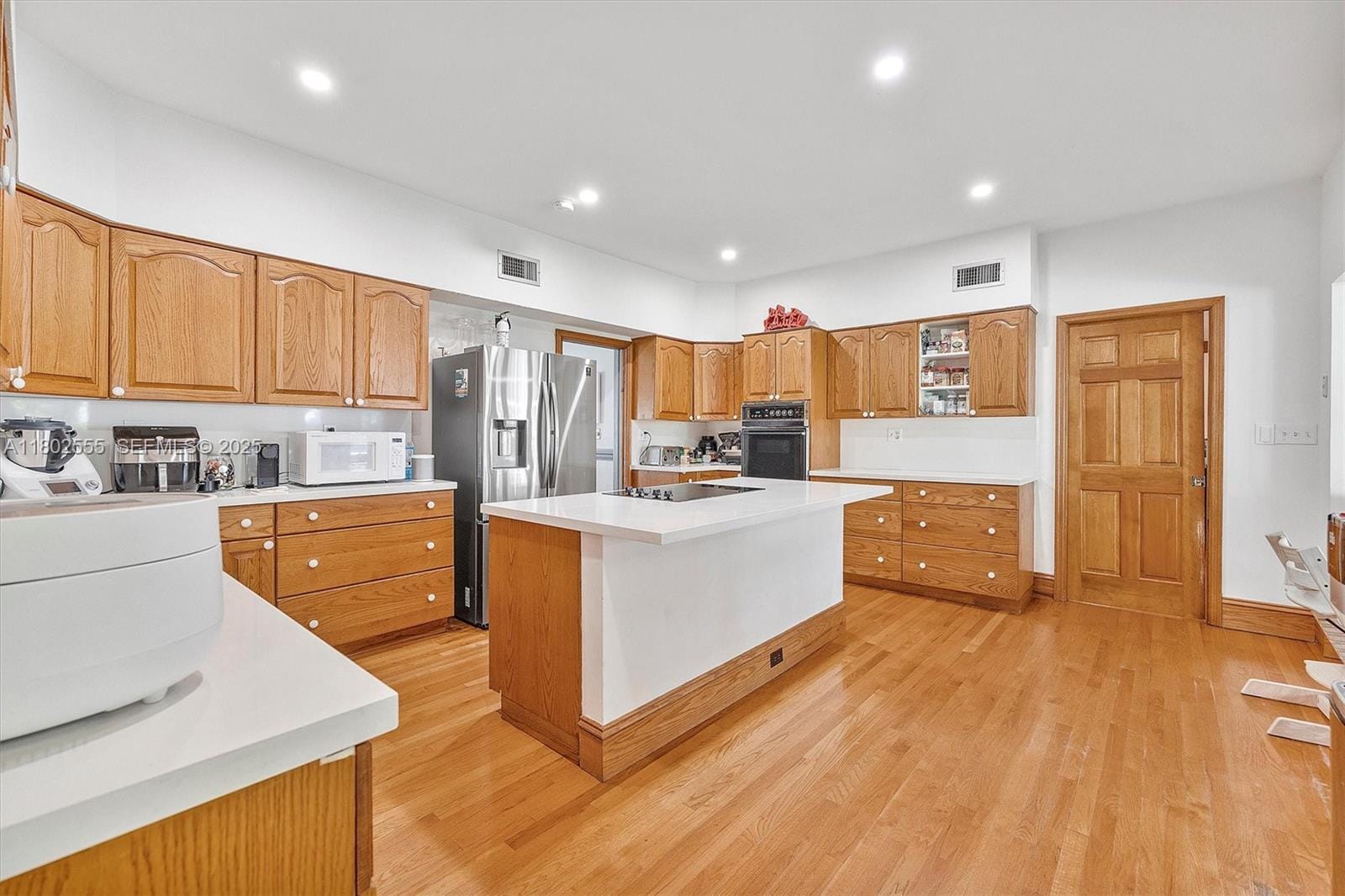 415 Tivoli Avenue, Coral Gables, FL 33143 photo 8