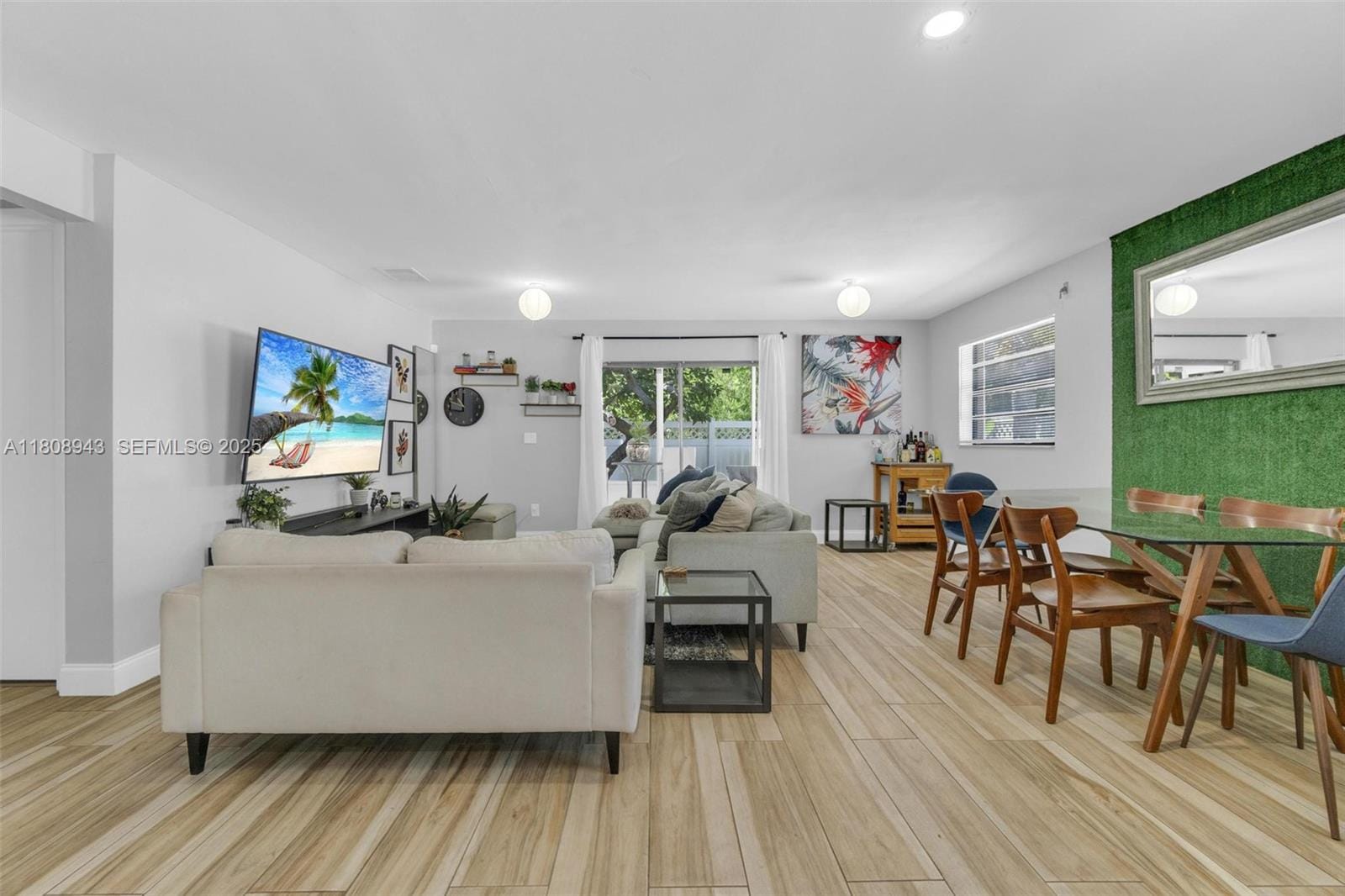2412 Raleigh Street — photo 6