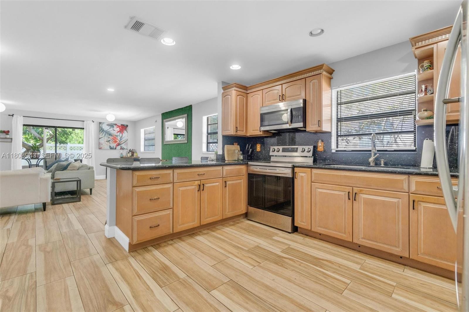 2412 Raleigh Street — photo 10