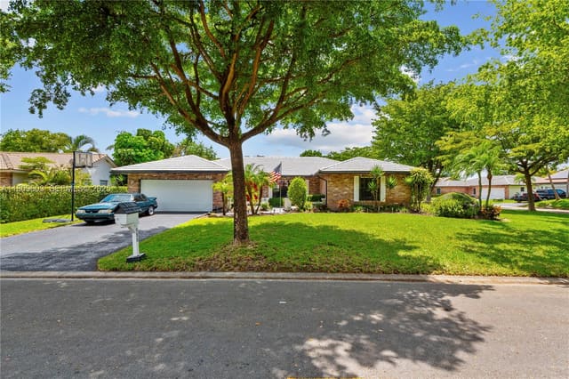 988 NW 110th Avenue, sold in Cypress Lakes, Coral Springs, FL