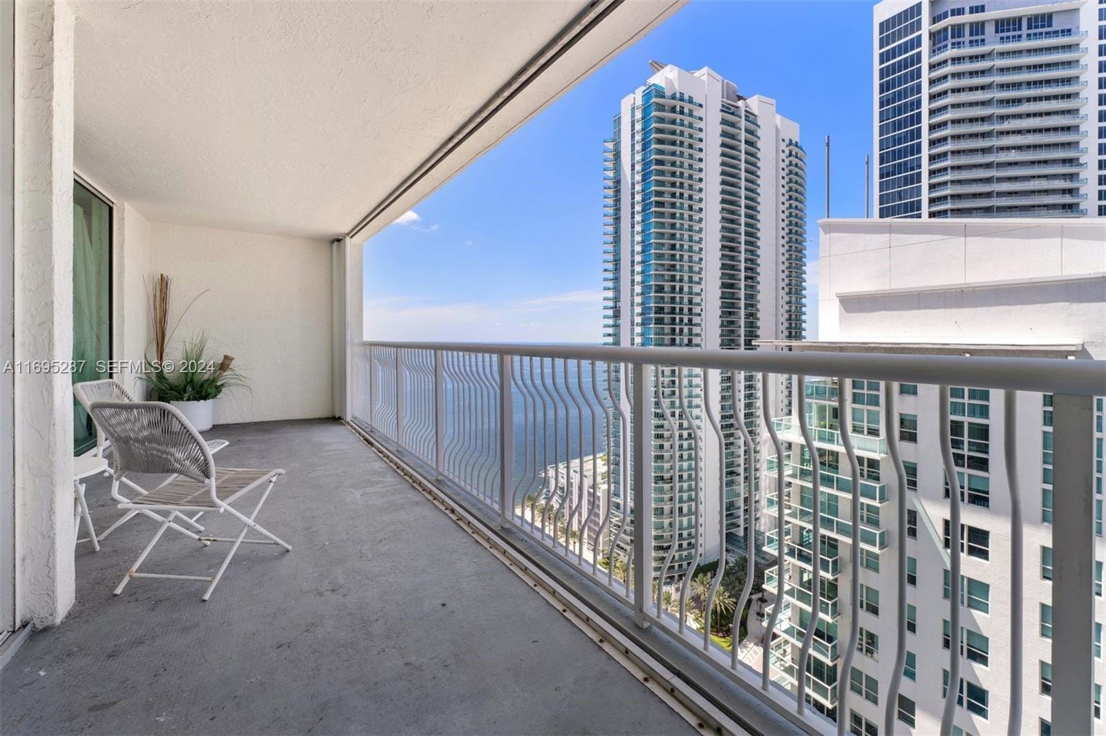 1200 Brickell Bay Drive 2707, Miami, FL 33131