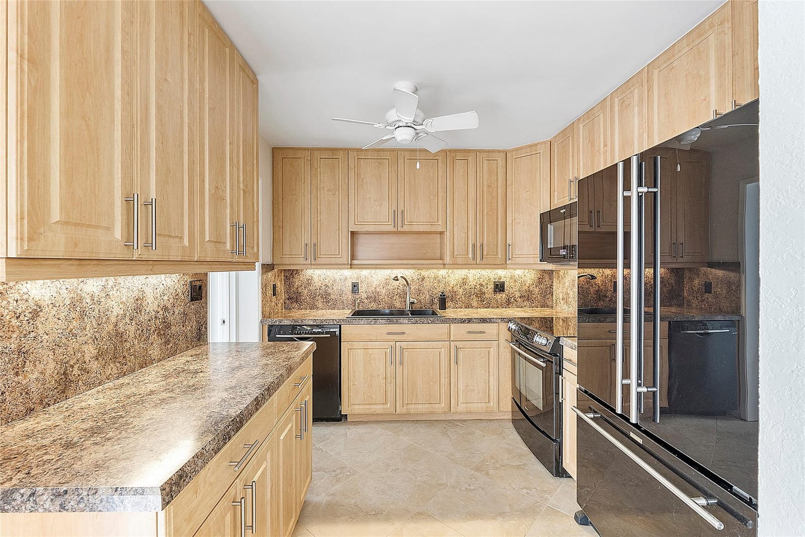 108 NE 30th Street, Wilton Manors, FL 33334 photo 12