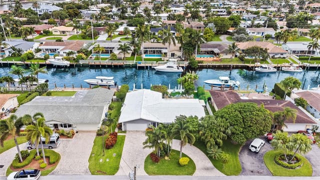 2770 NE 8th Court, Pompano Beach, FL 33062