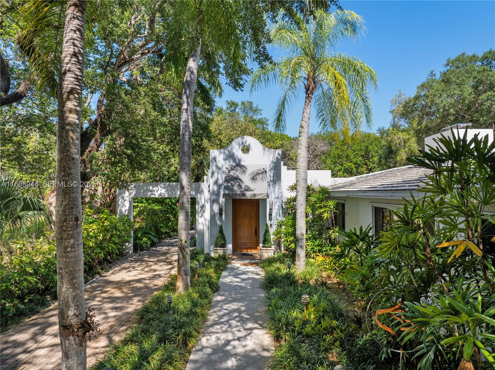 5465 Banyan Trail — photo 3
