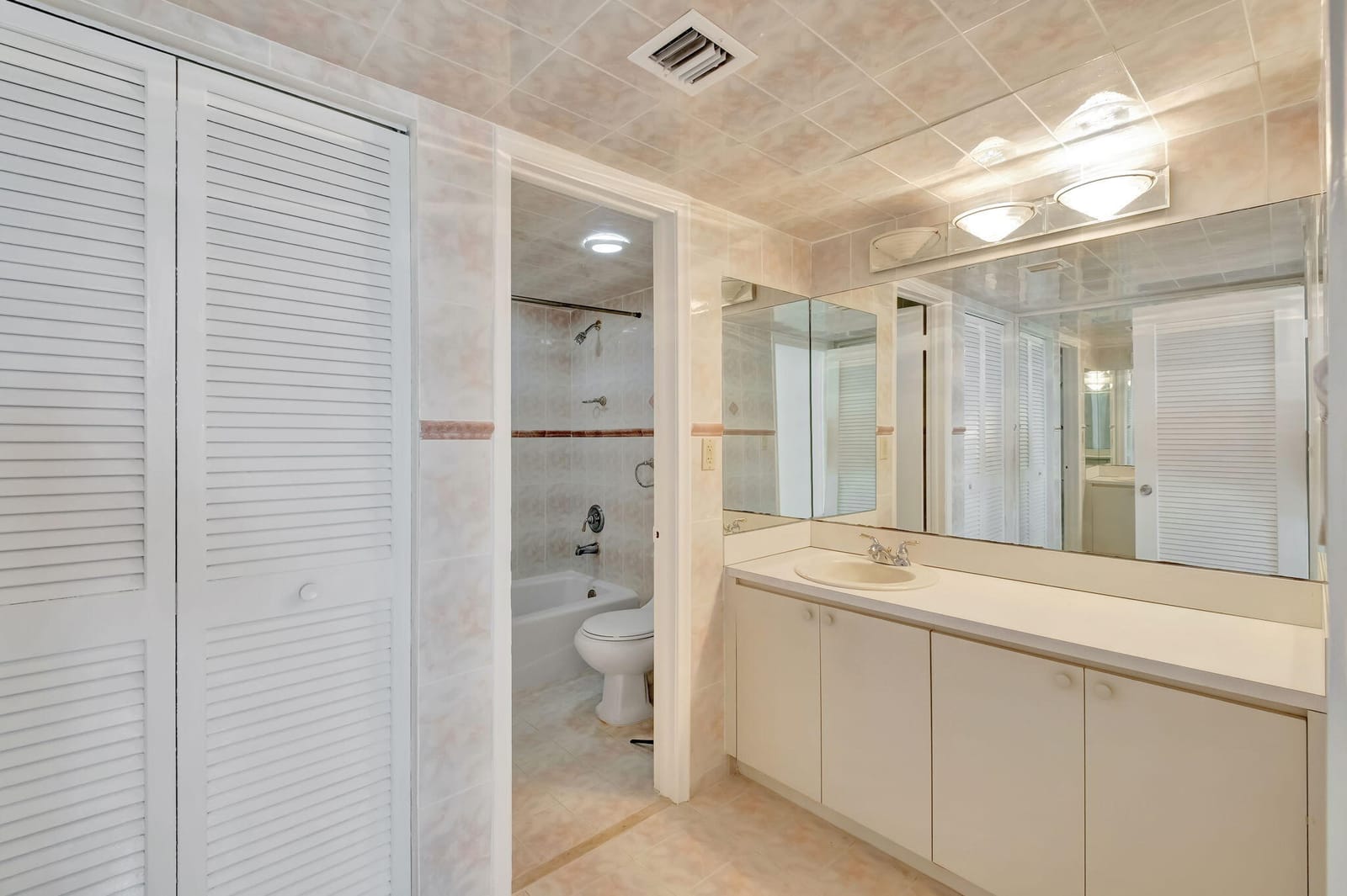 2016 Bay Drive 907, Miami Beach, FL 33141 photo 14