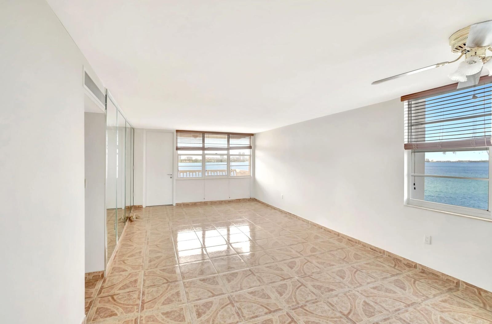 2016 Bay Drive 907, Miami Beach, FL 33141 photo 6