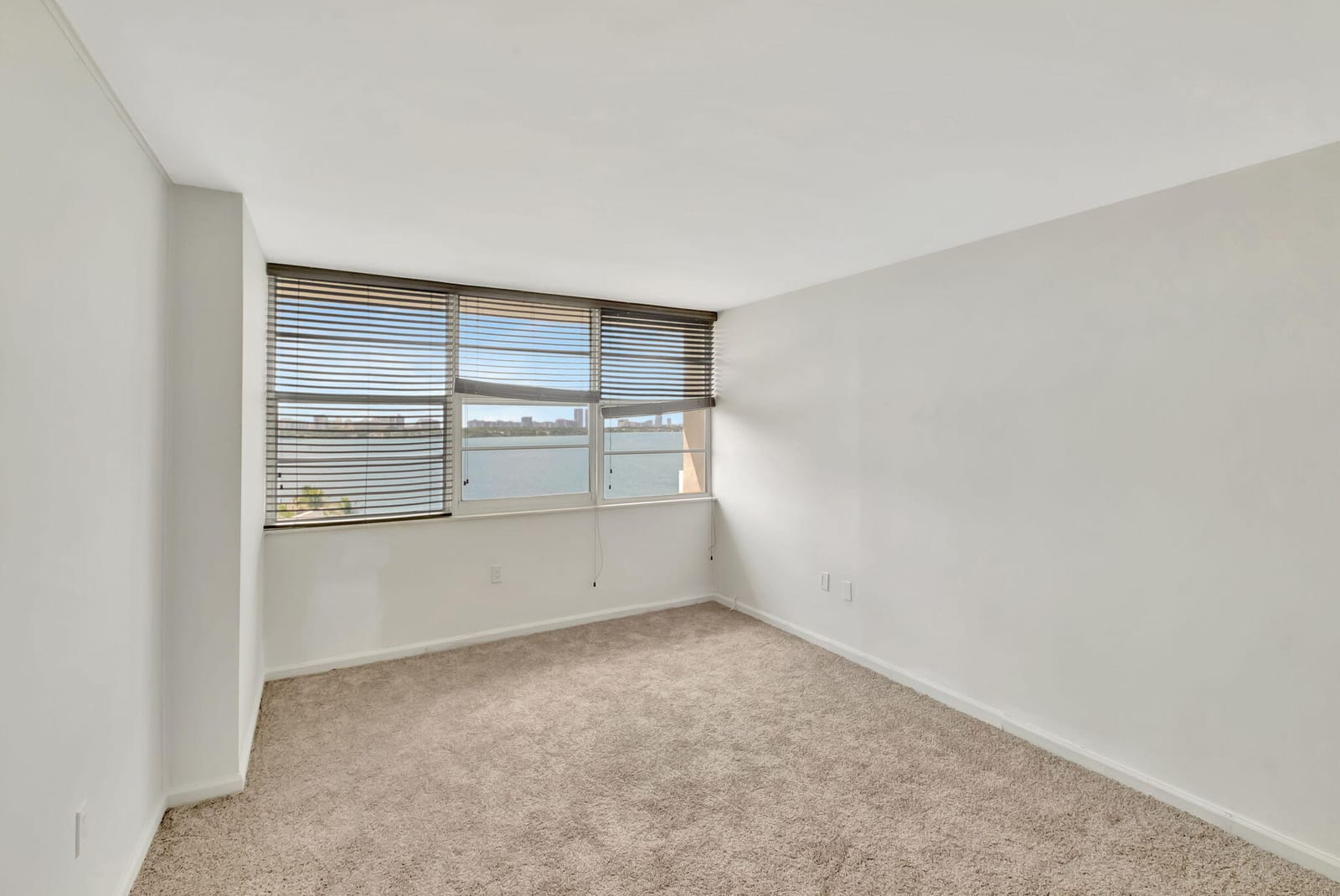 2016 Bay Drive 907, Miami Beach, FL 33141 photo 10