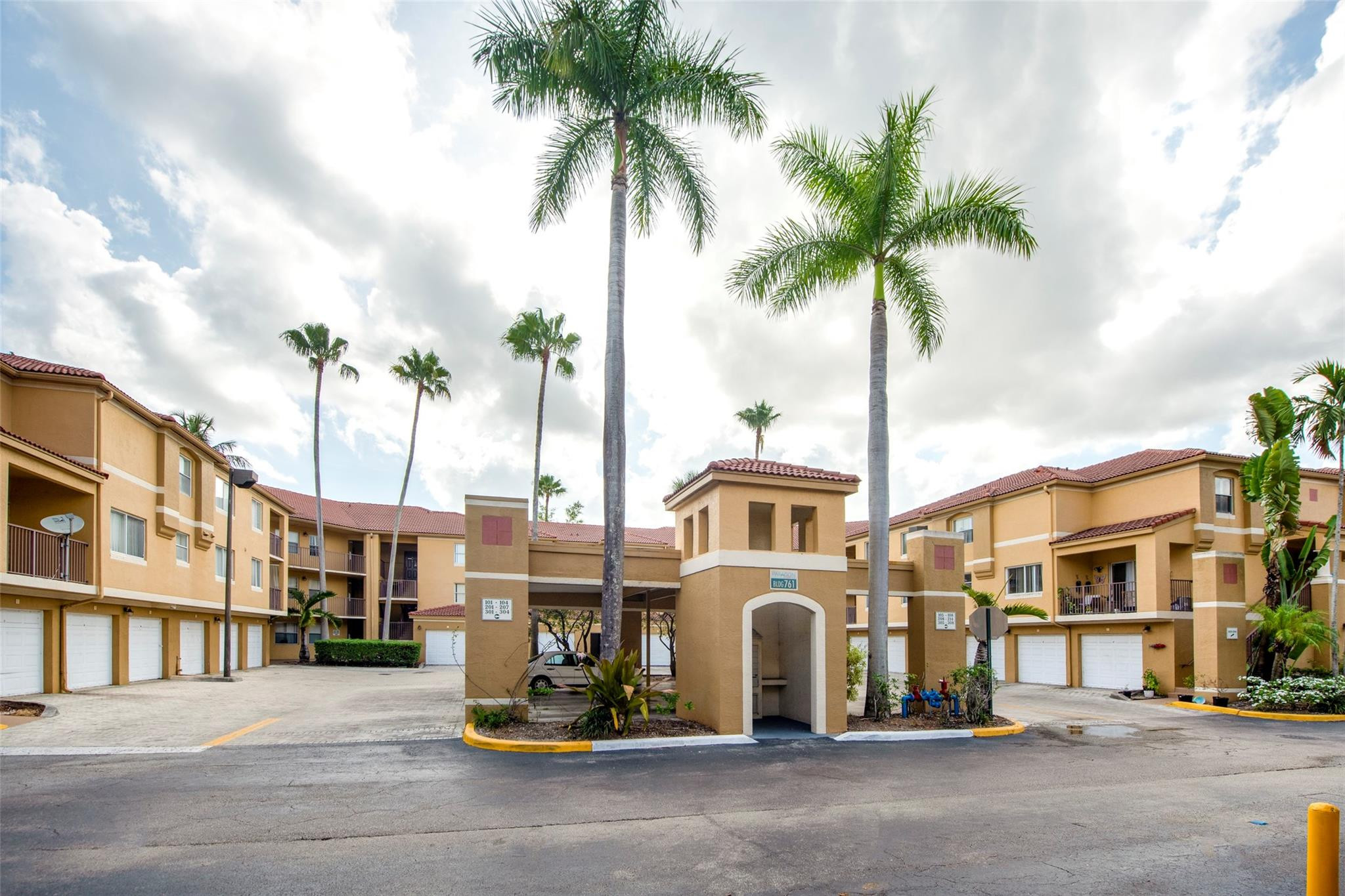 761 N Pine Island Road 106, Plantation, FL 33324, Plantation