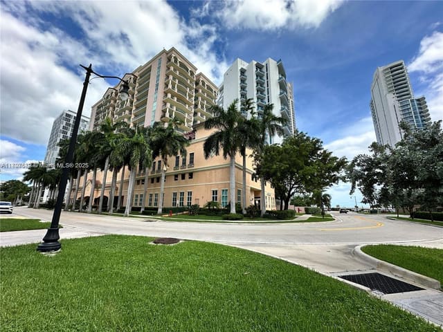 17555 Atlantic Boulevard 702, Sunny Isles Beach, FL 33160