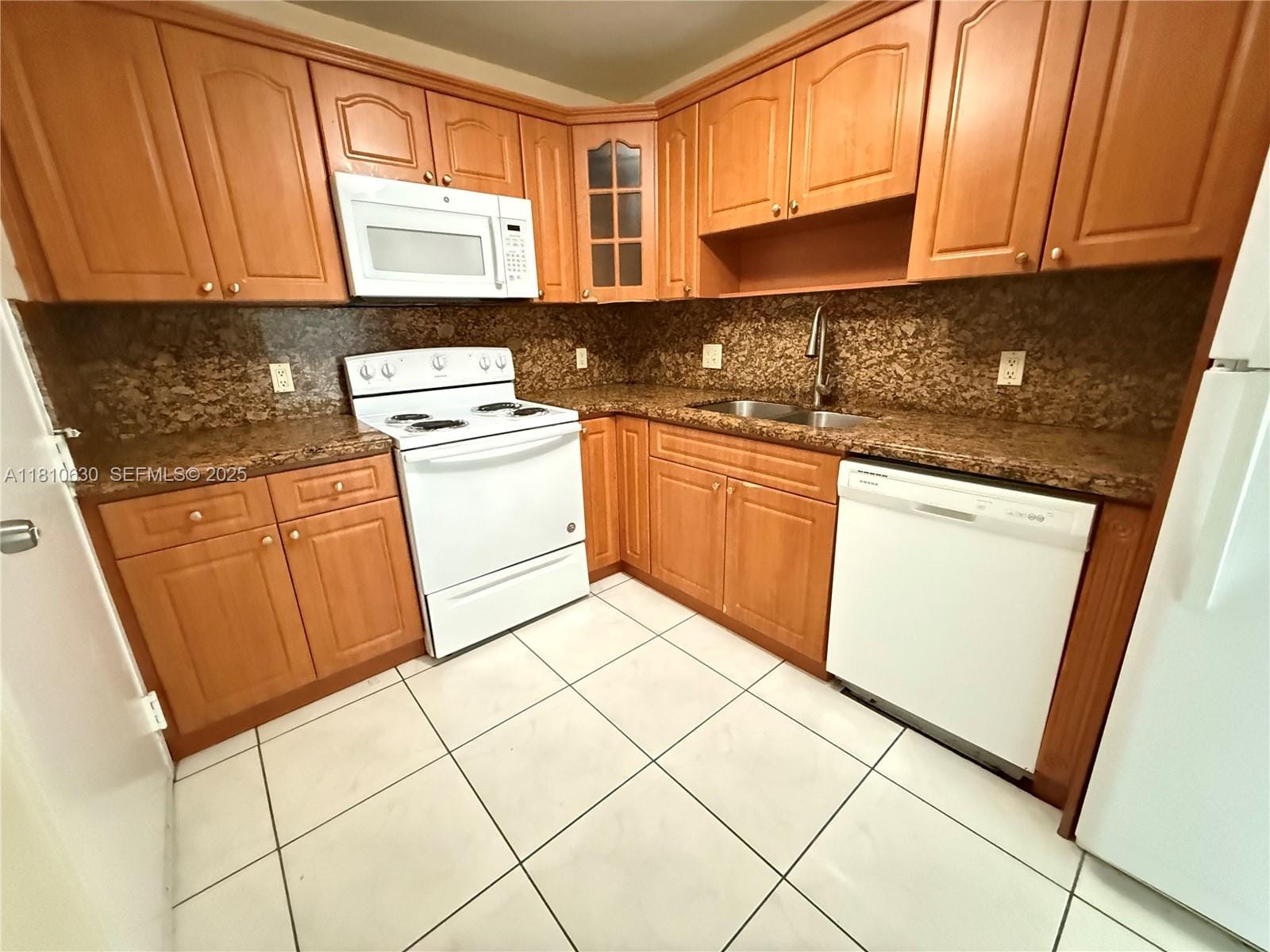 400 Kings Point Drive 318, Sunny Isles Beach, FL 33160 photo 2