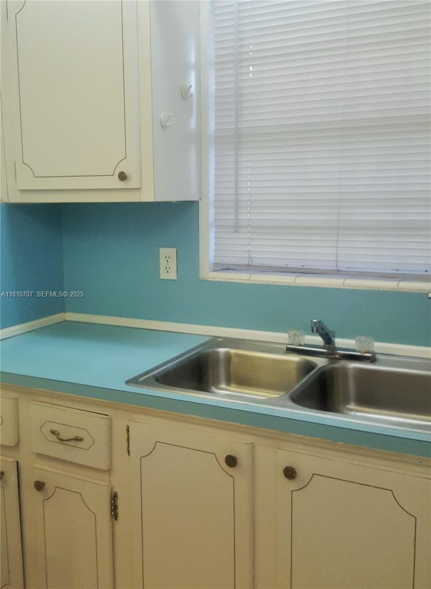 19080 NE 3rd Court 318, Miami, FL 33179 photo 6