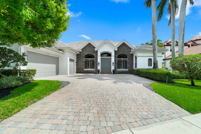 10652 Versailles Boulevard, Wellington, FL 33449